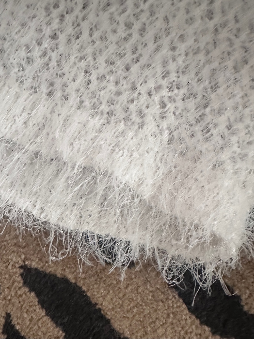 Nordstroms Tilden Fuzzy Eyelash White Opal V-Neck Sweater - NWT - Size S - Picture 4 of 9